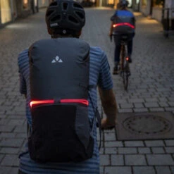 Eclairage OSRAM Light Me Up Pour Sac à Dos Vaude -Magasin De Sport De Vélo eclairage osram light me up pour sac a dos vaude full