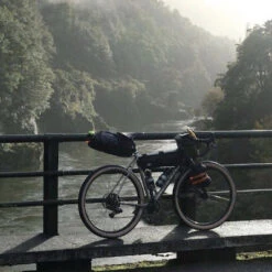 Moyeu Dynamo Roue Vélo Frein à Disque PL-7 Shutter Precision -Magasin De Sport De Vélo moyeu dynamo roue velo frein a disque pl 7 shutter precision full 6