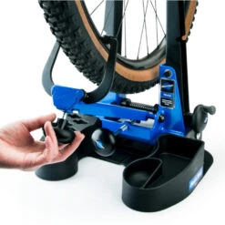 Pied De Dévoilage Roue Vélo Professionnel Park Tool TS-2.3 -Magasin De Sport De Vélo pied centrage TS23 7