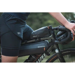 Sacoche De Cadre Pour Le Bikepacking 4L Aqua Evo Adventure Oxford 3 Sacoche De Cadre Pour Le Bikepacking 4L Aqua Evo Adventure Oxford -Magasin De Sport De Vélo sacoche cadre frame pack oxford 4L 10
