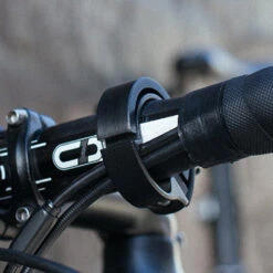 Sonnette Pour Vélo Classic Large Noire Knog Oi 2 Sonnette Pour Vélo Classic Large Noire Knog Oi -Magasin De Sport De Vélo sonnette pour velo classic large noire knog oi full 3