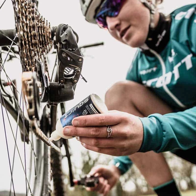 Lubrifiant chaîne vélo Squirt Lube à base de cire Lubrifiant Chaîne Vélo Squirt Lube à Base De Cire -Magasin De Sport De Vélo squirt lube 1 120ml