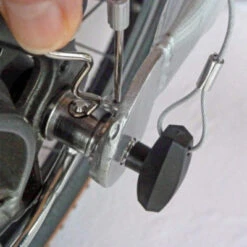 Vis à Papillon Avec Goupille Pour FollowMe -Magasin De Sport De Vélo vis a papillon avec goupille pour followme full 3